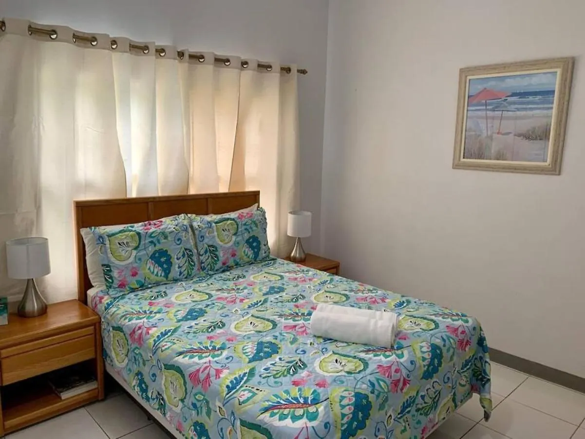 Suite 1, Blue Pavilion - Steps To Beach - Car, Value, Service West Bay Lejlighed